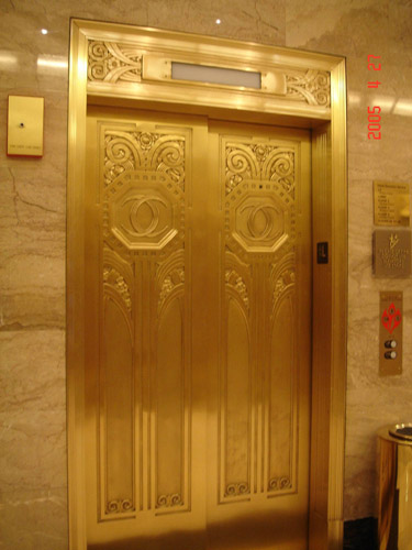 金色电梯门套